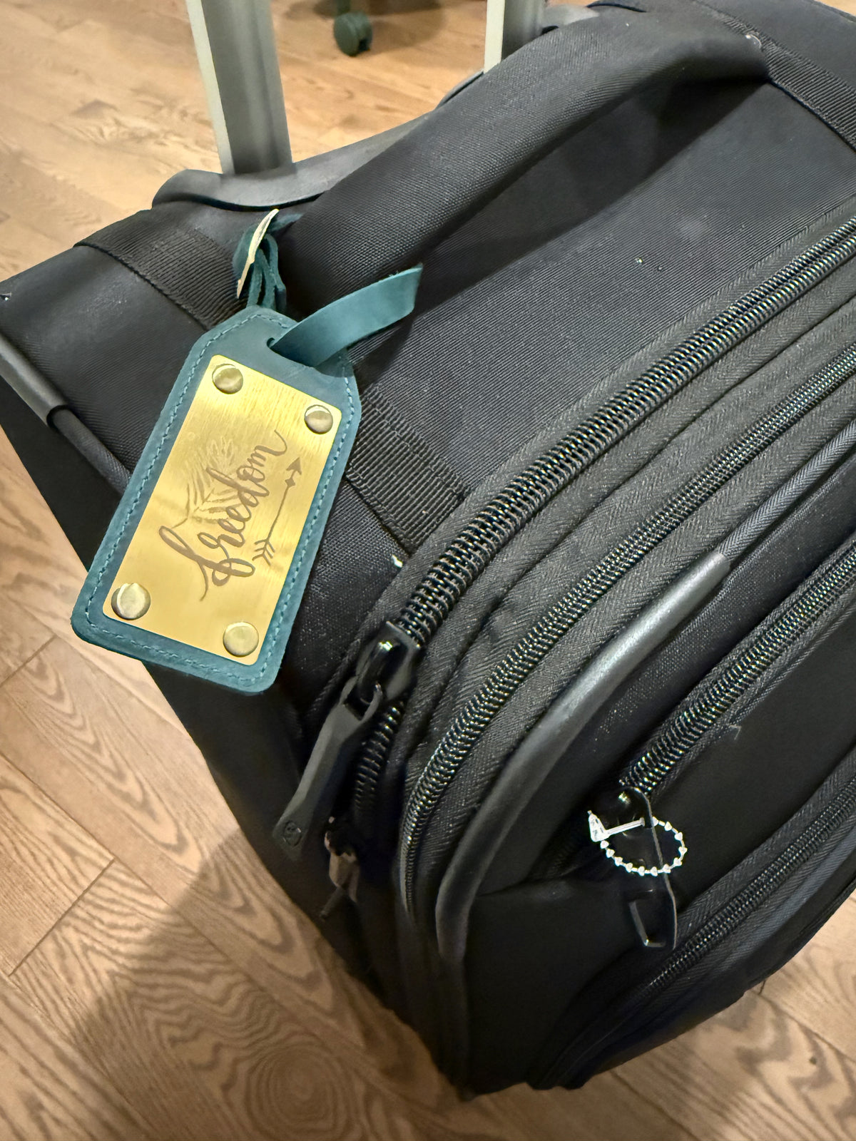 Luggage Tag, Travel Bag Identifier and Suitcase Accessory, Practical Gift for Travelers and Vacation Luggage