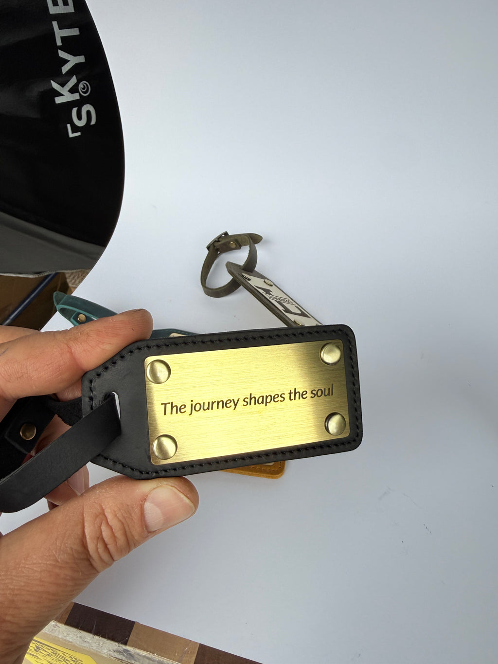 Luggage Tag, Travel Bag Identifier and Suitcase Accessory, Practical Gift for Travelers and Vacation Luggage