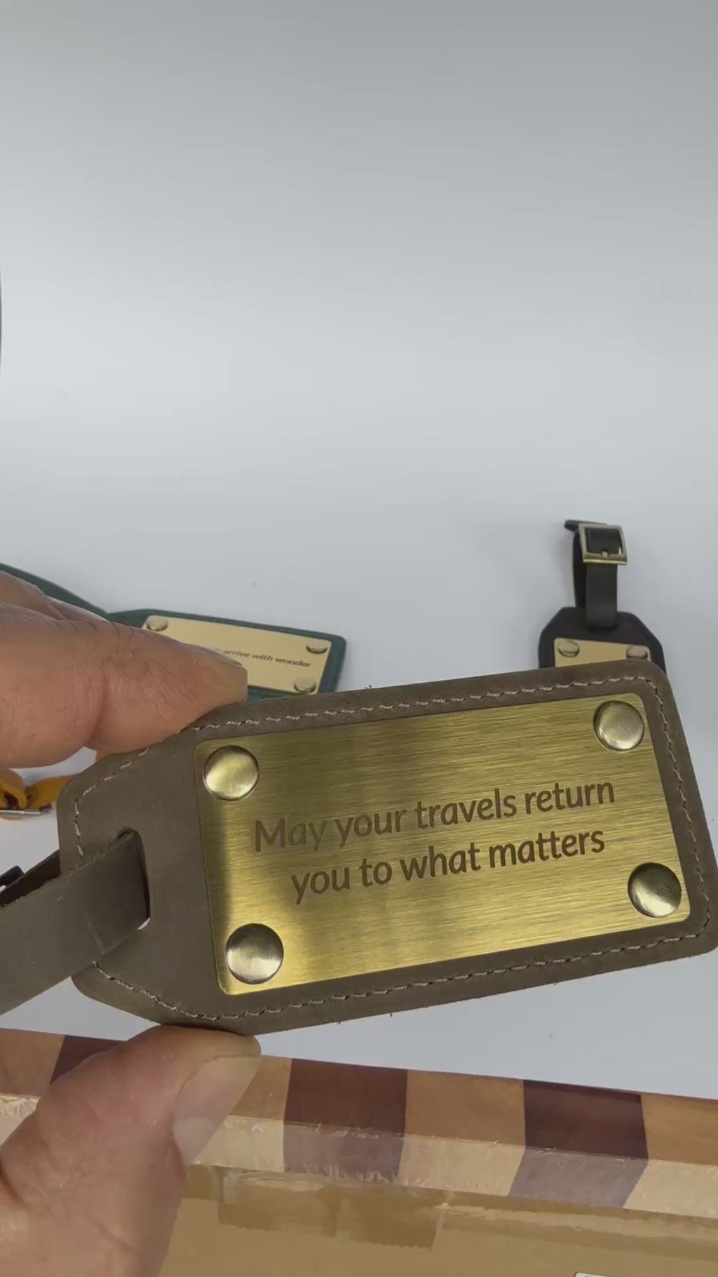 Luggage Tag, Travel Bag Identifier and Suitcase Accessory, Practical Gift for Travelers and Vacation Luggage